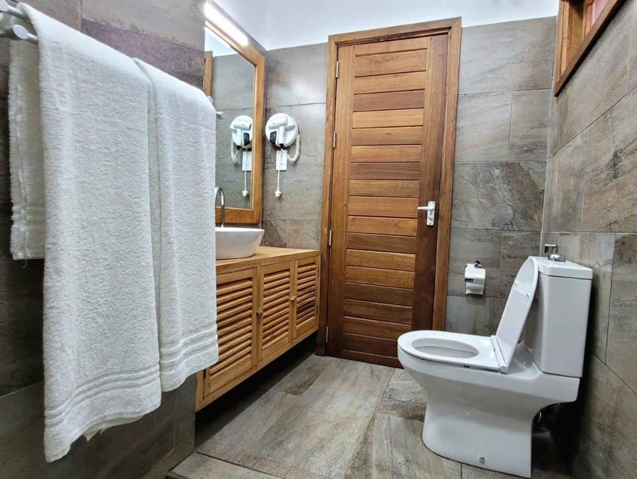 Marangu Babylon Lodge מראה חיצוני תמונה
