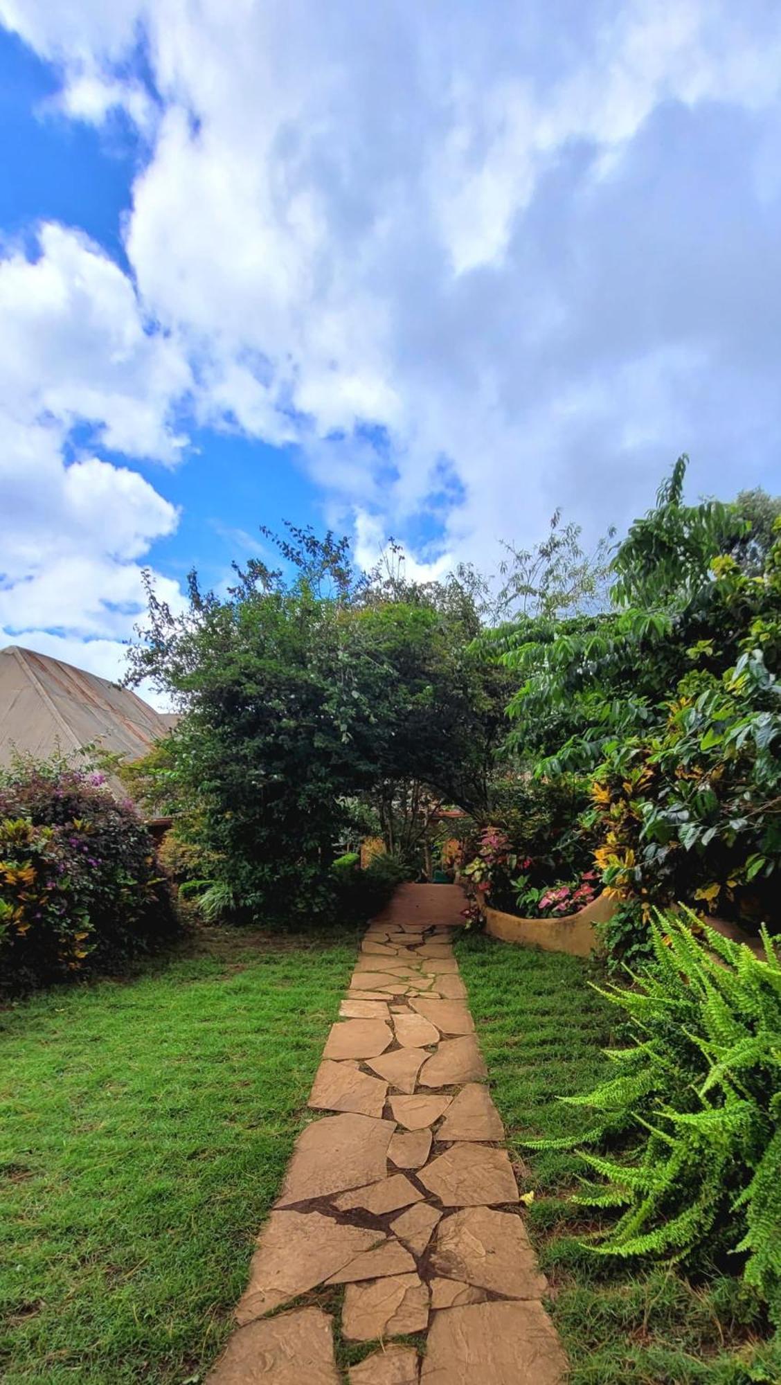 Marangu Babylon Lodge מראה חיצוני תמונה