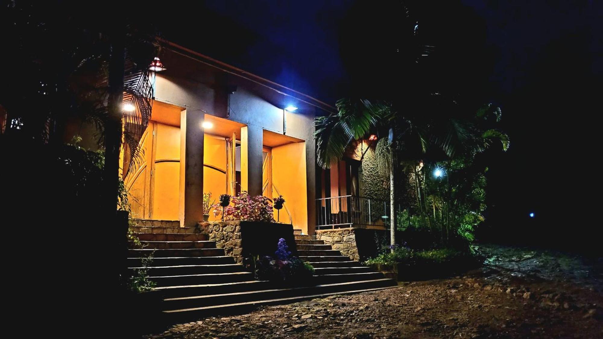 Marangu Babylon Lodge מראה חיצוני תמונה